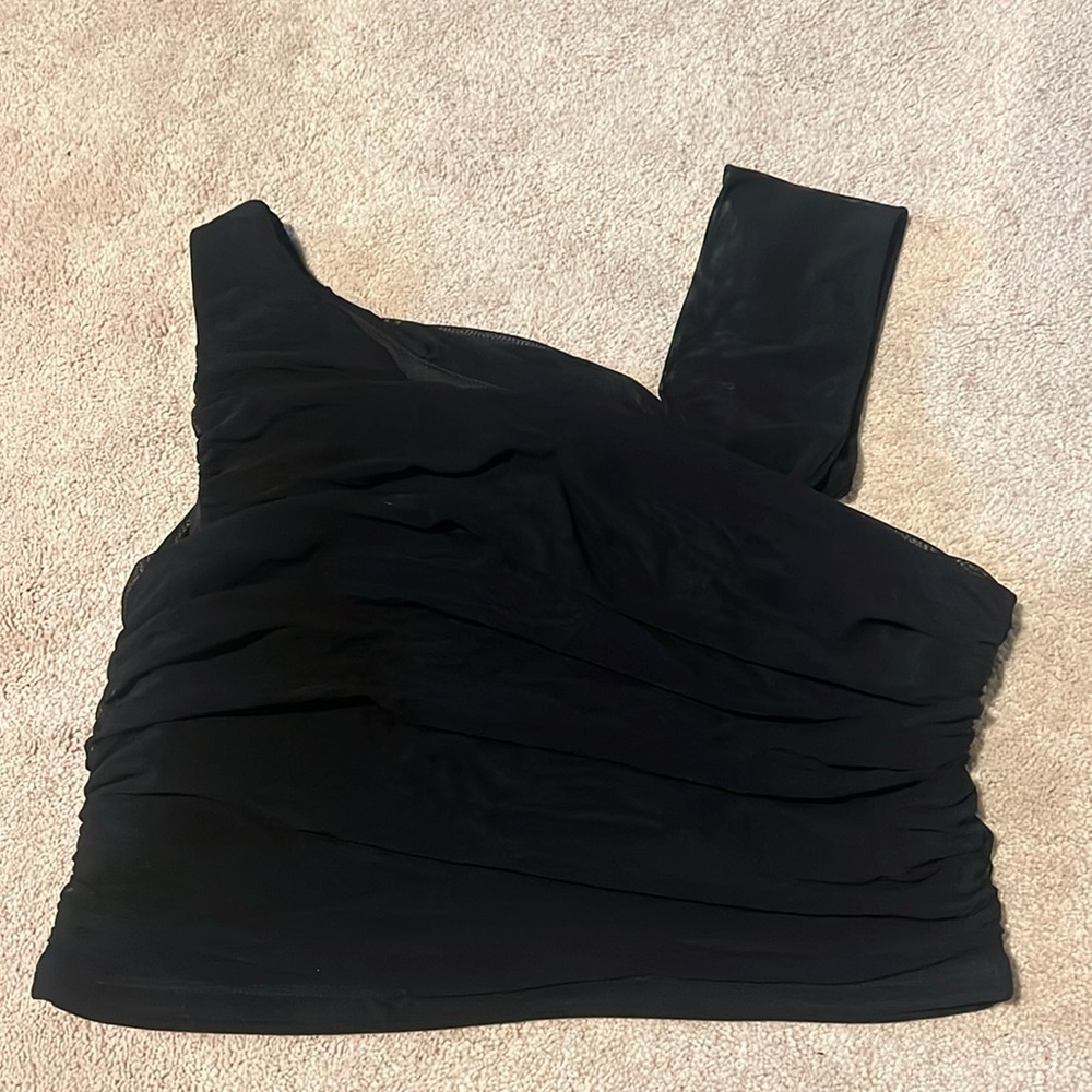 size Large black cropped rouched asymmetrical top